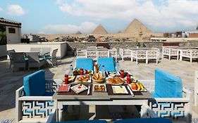 Pyramid Edge Hotel & Exclusive Pyramids View Rooftop